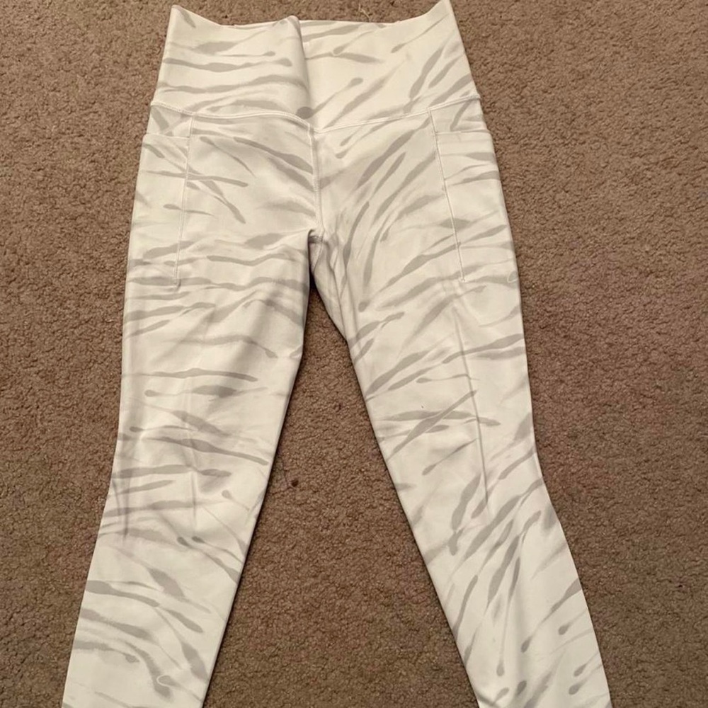 Athleta Medium 7/8 leggings